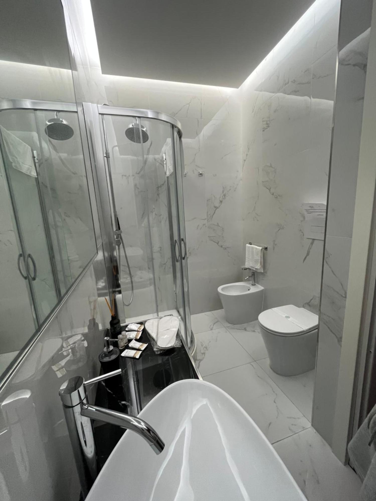 Suite Luxury Bdsm Rome Bilik gambar