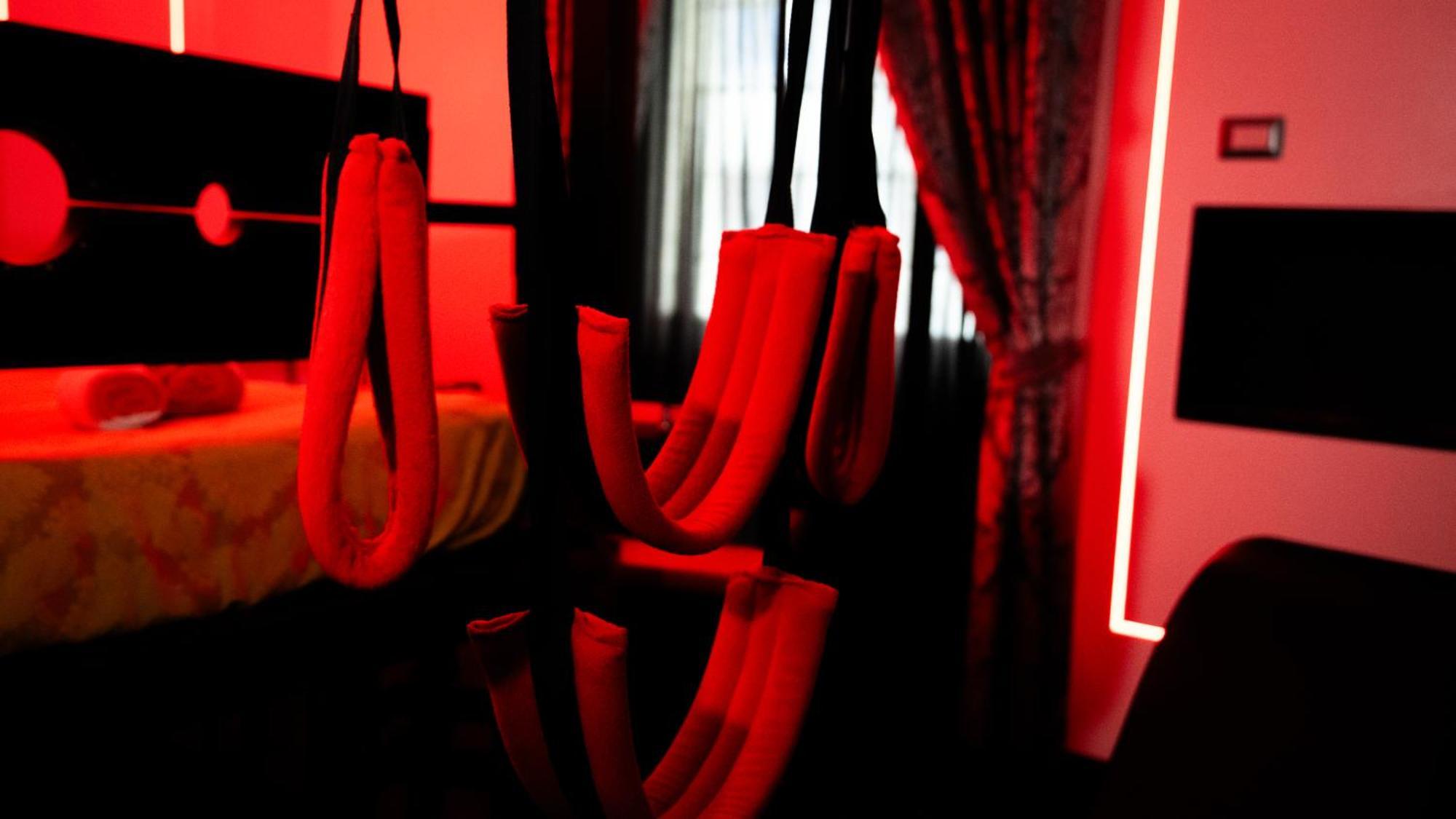 Suite Luxury Bdsm Rome Bilik gambar