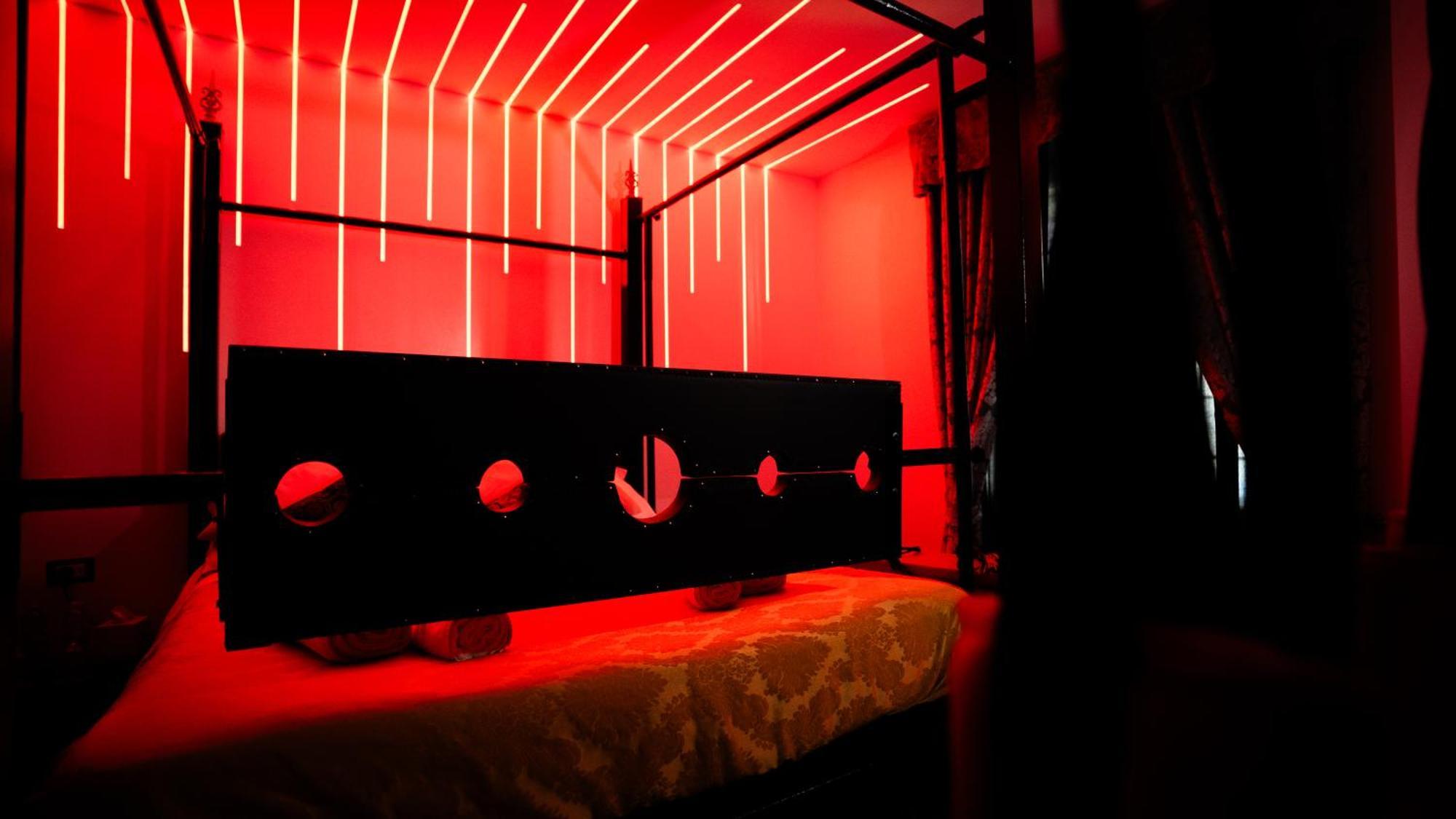 Suite Luxury Bdsm Rome Bilik gambar